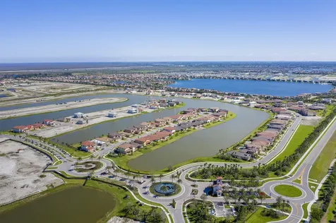 8775 E Baypoint Circle Parkland FL 33076