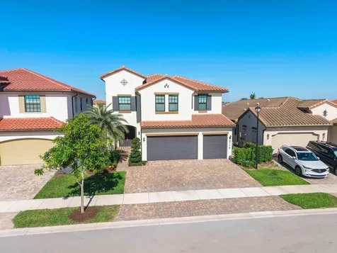 8775 E Baypoint Circle Parkland FL 33076