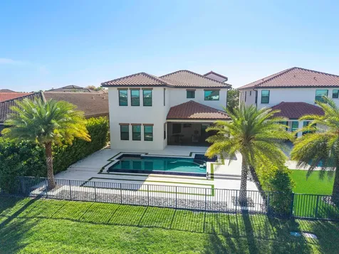 8775 E Baypoint Circle Parkland FL 33076