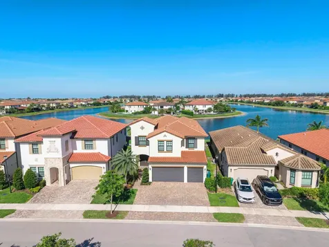 8775 E Baypoint Circle Parkland FL 33076