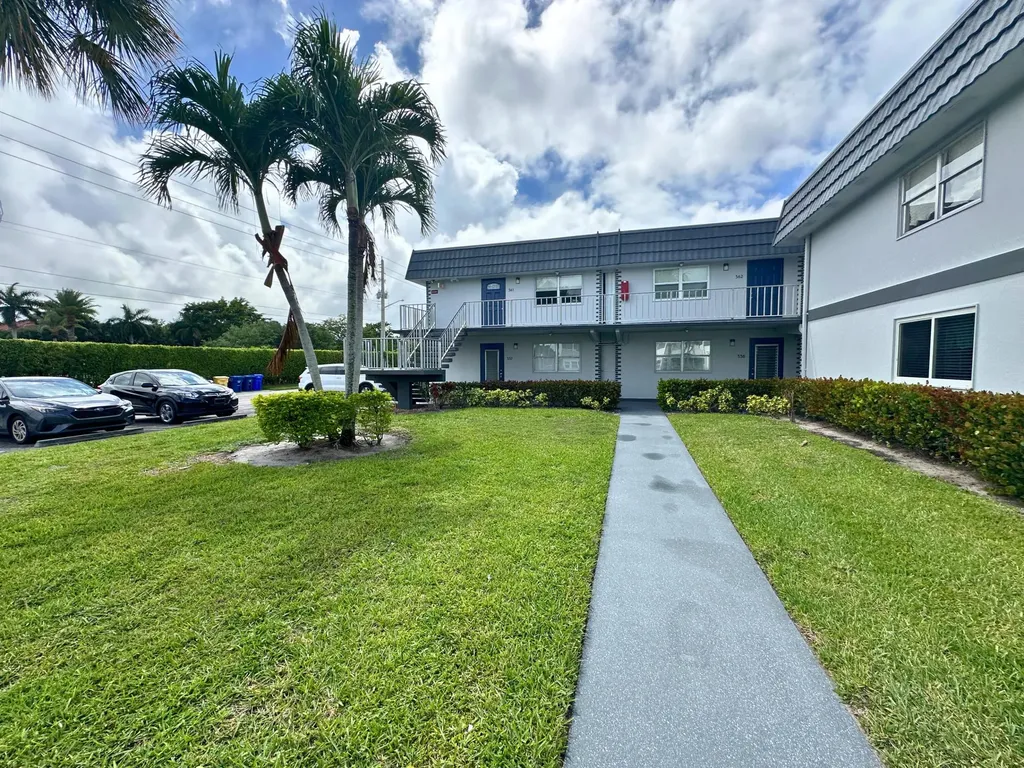 337 Saxony H Way Delray Beach FL 33446