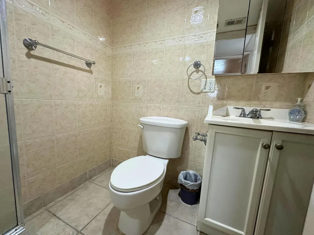 337 Saxony H Way Delray Beach FL 33446