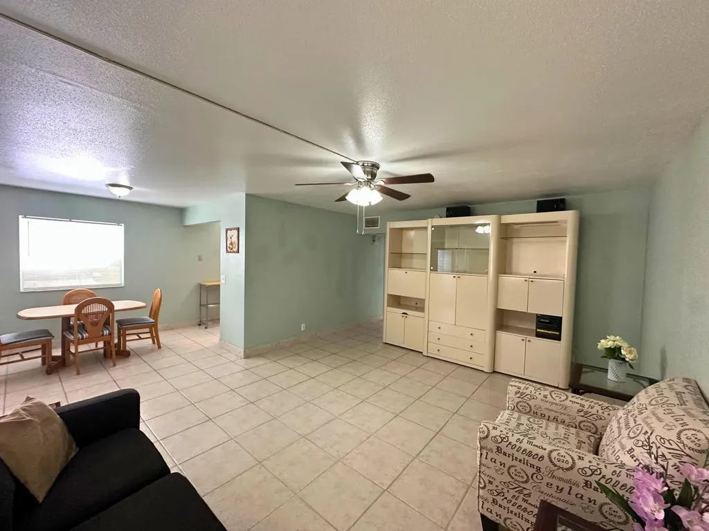 337 Saxony H Way Delray Beach FL 33446