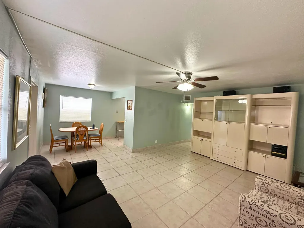337 Saxony H Way Delray Beach FL 33446