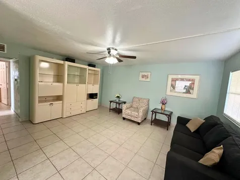 337 Saxony H Way Delray Beach FL 33446