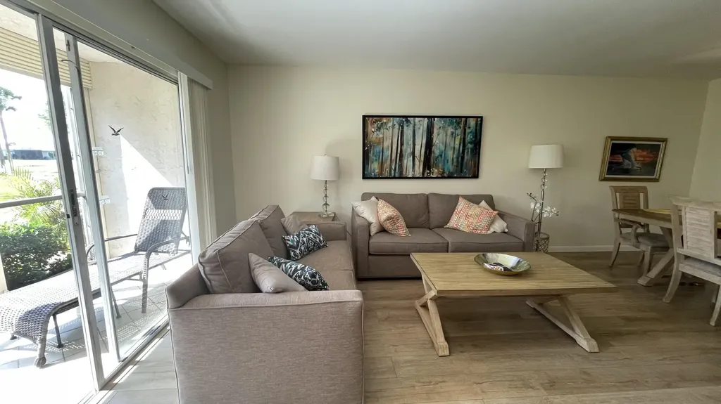 7006 Huntington Lane Delray Beach FL 33446