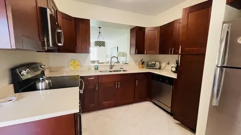 7006 Huntington Lane Delray Beach FL 33446