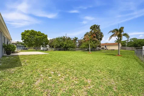 461 SW Exmore Avenue Port St Lucie FL 34983