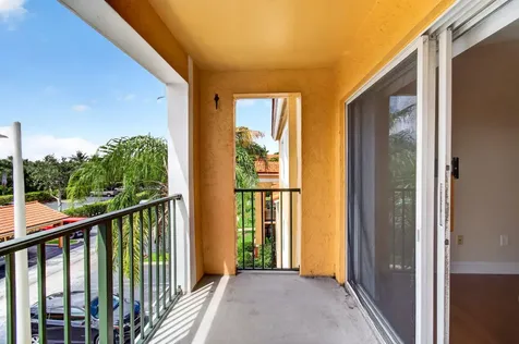 157 Yacht Club Way Hypoluxo FL 33462
