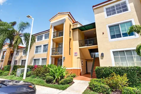 157 Yacht Club Way Hypoluxo FL 33462