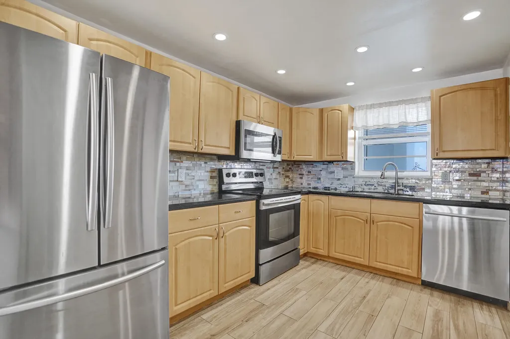 3051 NE 48th Street Fort Lauderdale FL 33308