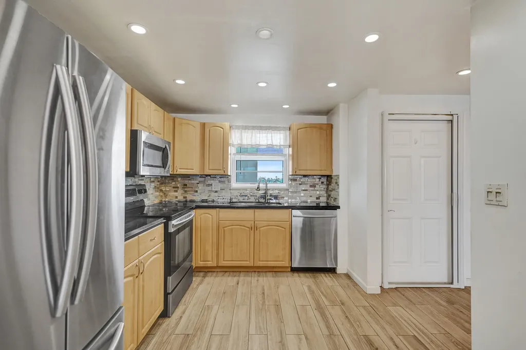 3051 NE 48th Street Fort Lauderdale FL 33308
