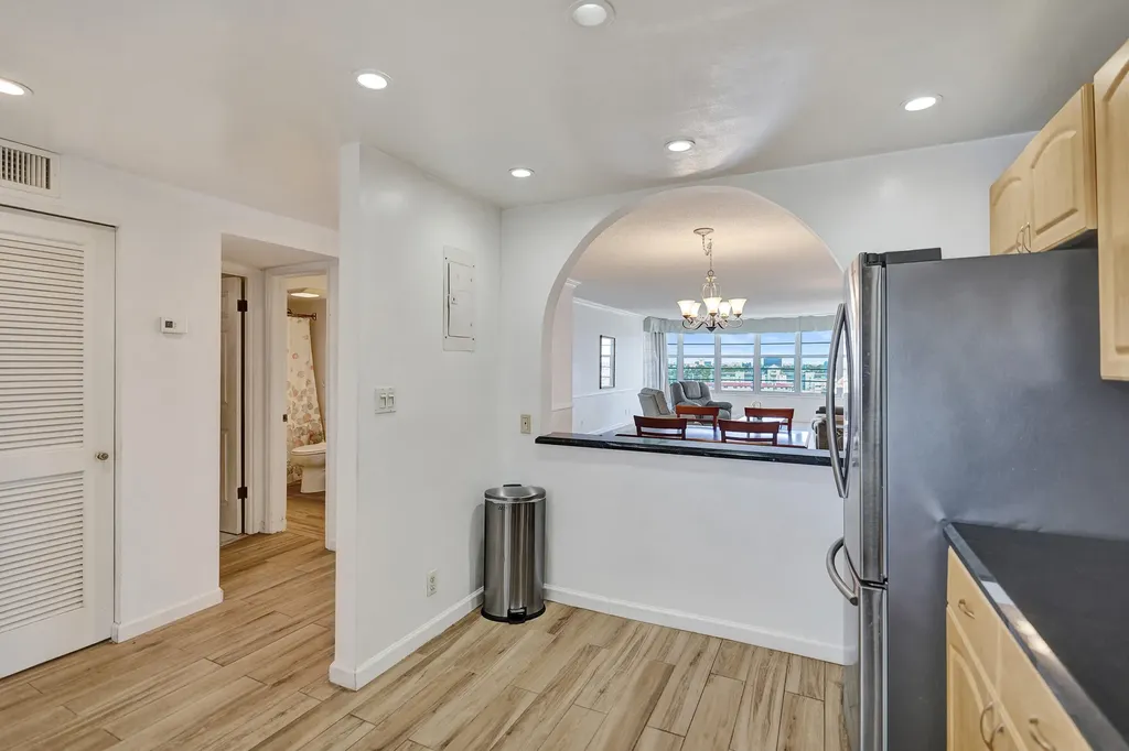 3051 NE 48th Street Fort Lauderdale FL 33308
