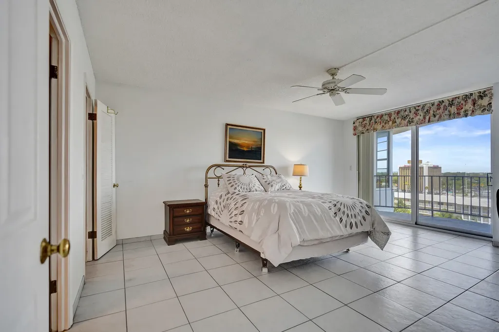 3051 NE 48th Street Fort Lauderdale FL 33308