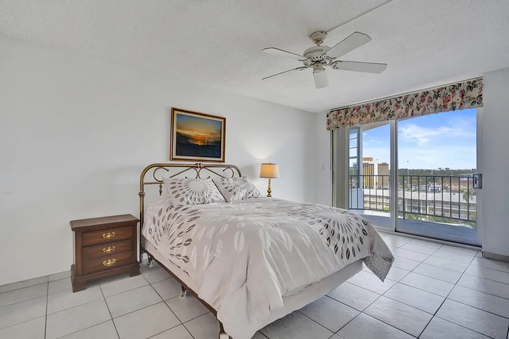 3051 NE 48th Street Fort Lauderdale FL 33308