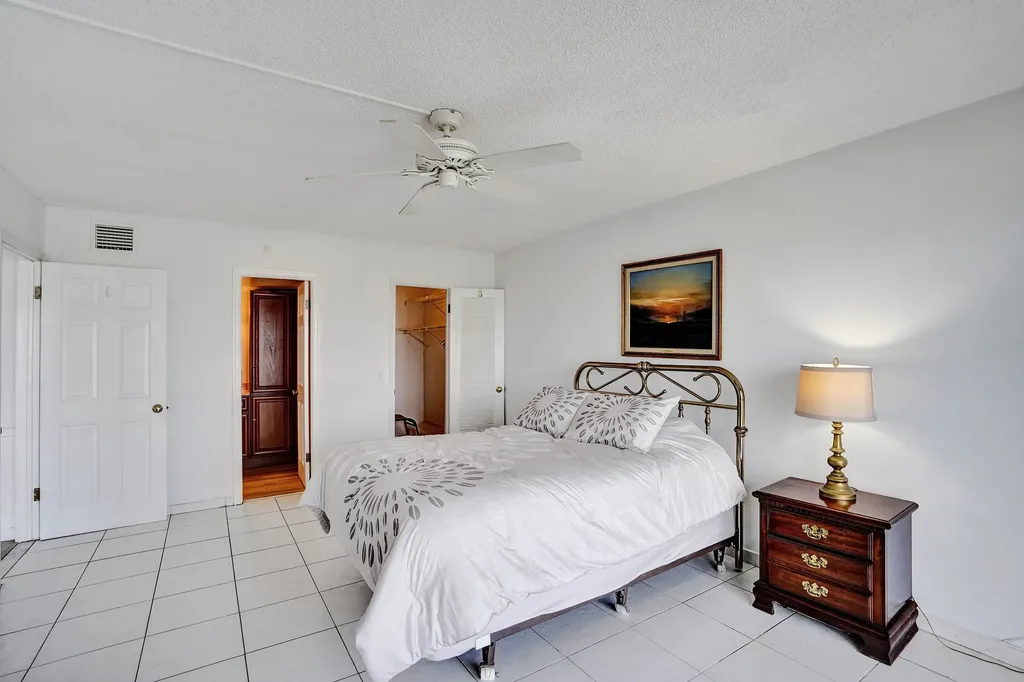 3051 NE 48th Street Fort Lauderdale FL 33308