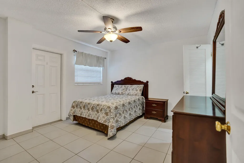 3051 NE 48th Street Fort Lauderdale FL 33308
