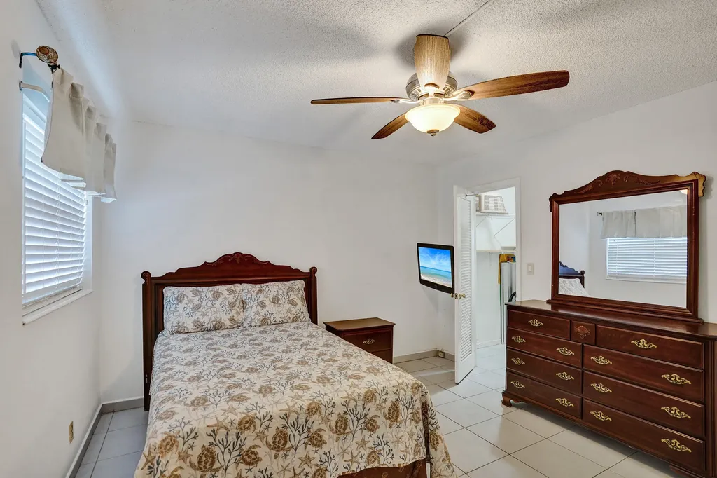 3051 NE 48th Street Fort Lauderdale FL 33308