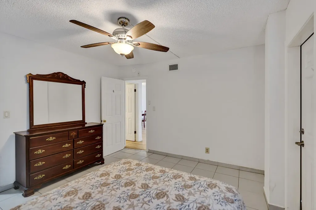 3051 NE 48th Street Fort Lauderdale FL 33308