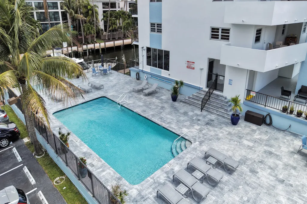3051 NE 48th Street Fort Lauderdale FL 33308