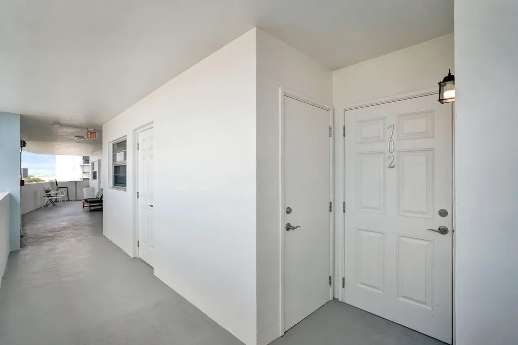 3051 NE 48th Street Fort Lauderdale FL 33308