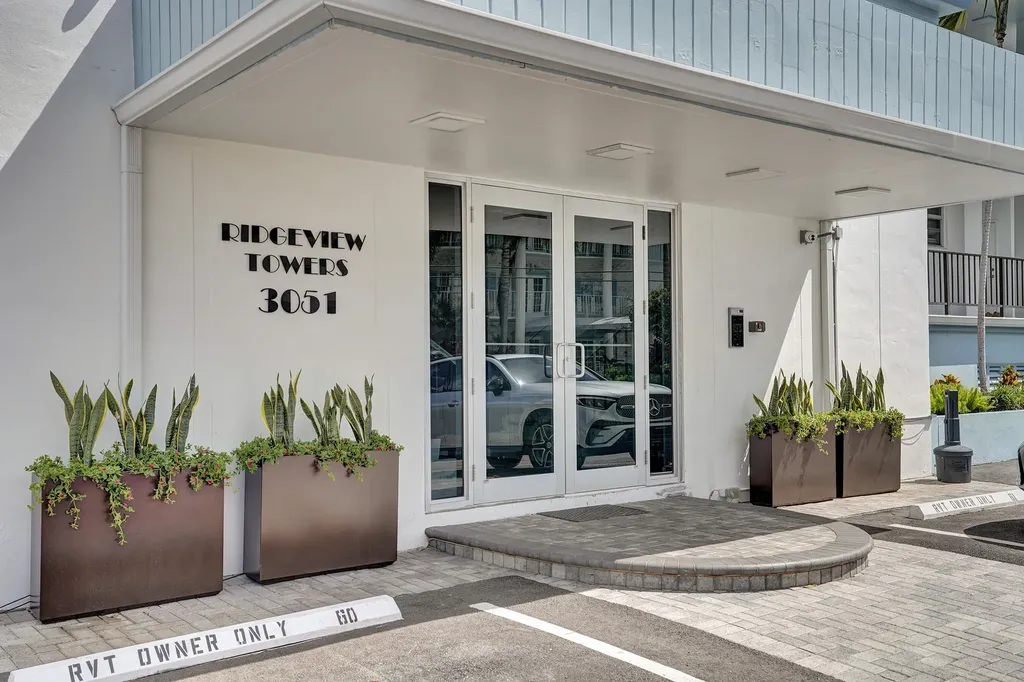 3051 NE 48th Street Fort Lauderdale FL 33308