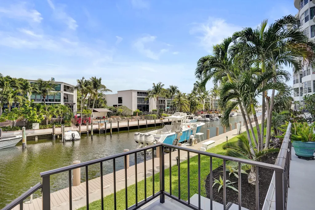 3051 NE 48th Street Fort Lauderdale FL 33308