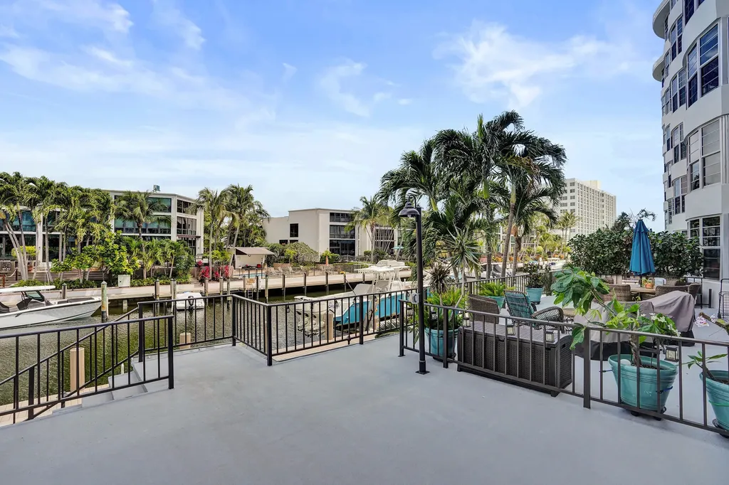 3051 NE 48th Street Fort Lauderdale FL 33308