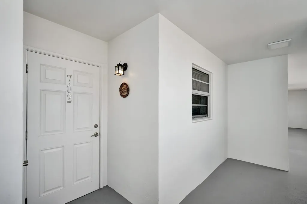 3051 NE 48th Street Fort Lauderdale FL 33308
