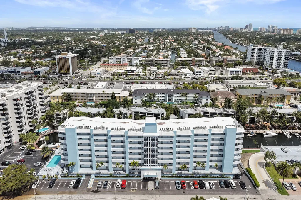 3051 NE 48th Street Fort Lauderdale FL 33308
