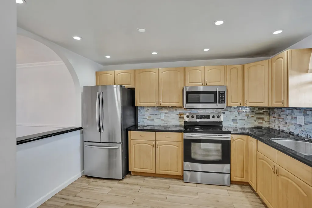 3051 NE 48th Street Fort Lauderdale FL 33308