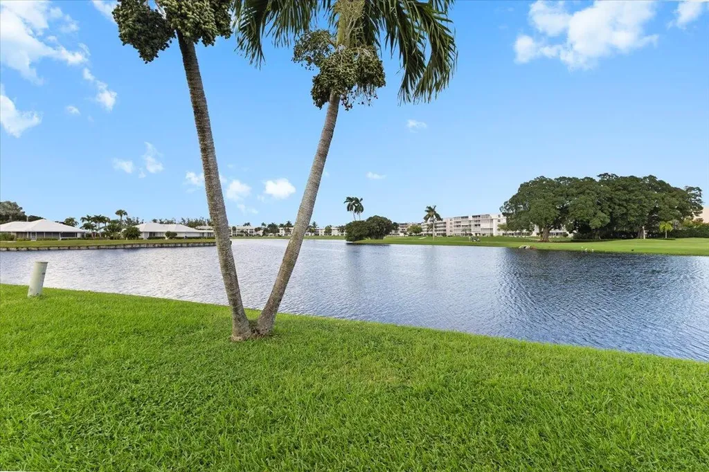 233 Rio Vista Circle Atlantis FL 33462