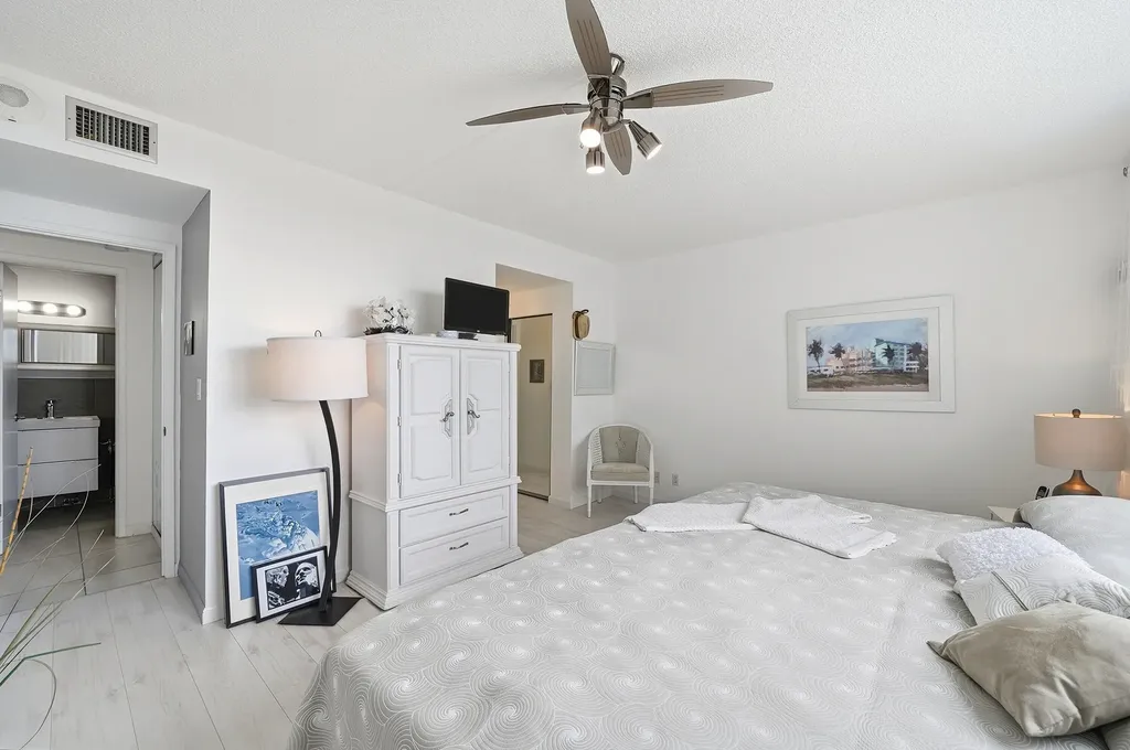 4330 Hillcrest Drive Hollywood FL 33021