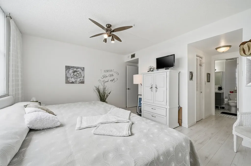 4330 Hillcrest Drive Hollywood FL 33021