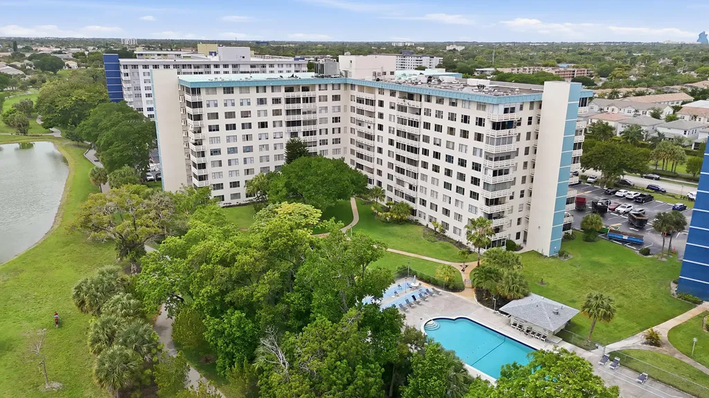 4330 Hillcrest Drive Hollywood FL 33021