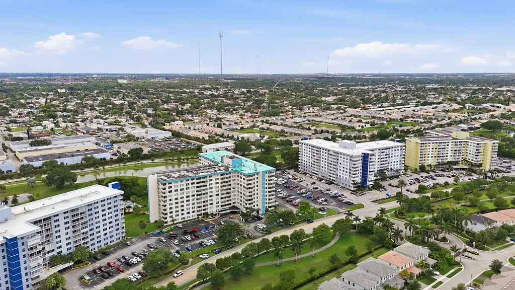 4330 Hillcrest Drive Hollywood FL 33021