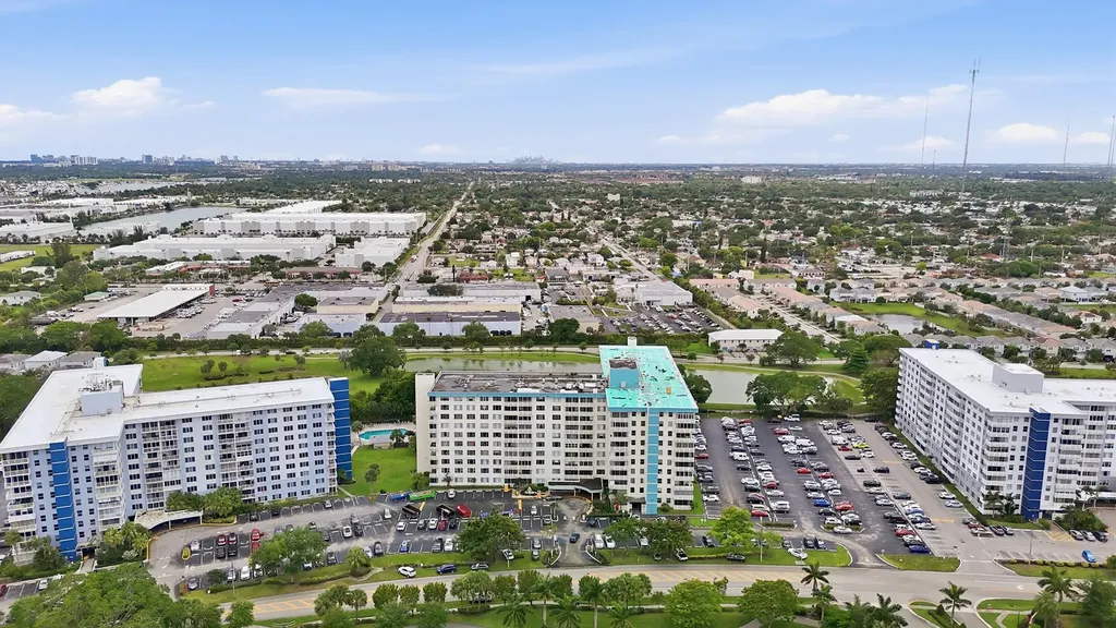 4330 Hillcrest Drive Hollywood FL 33021