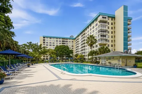 4330 Hillcrest Drive Hollywood FL 33021
