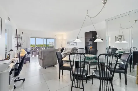 4330 Hillcrest Drive Hollywood FL 33021