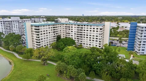 4330 Hillcrest Drive Hollywood FL 33021