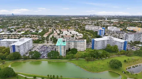 4330 Hillcrest Drive Hollywood FL 33021