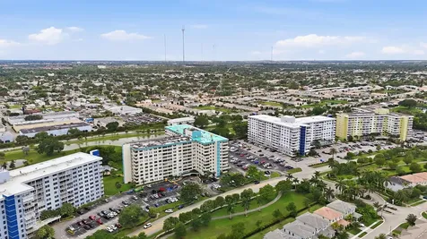 4330 Hillcrest Drive Hollywood FL 33021