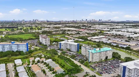 4330 Hillcrest Drive Hollywood FL 33021