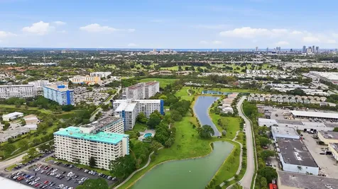 4330 Hillcrest Drive Hollywood FL 33021