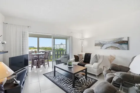 4330 Hillcrest Drive Hollywood FL 33021