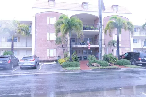 460 Paradise Isle Boulevard Hallandale Beach FL 33009