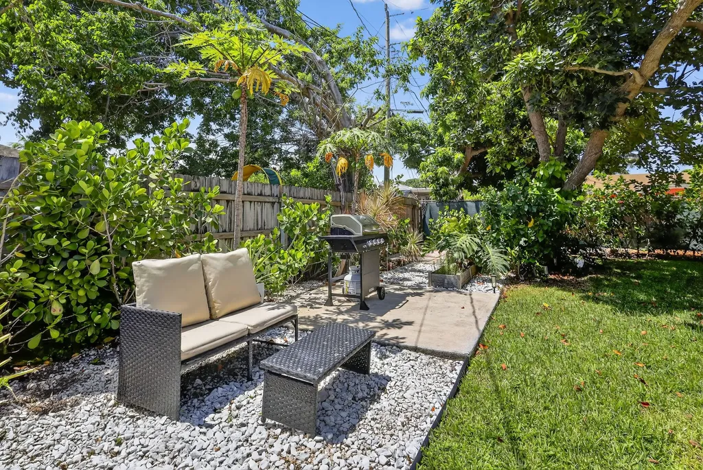 153 SE 30th Avenue Boynton Beach FL 33435