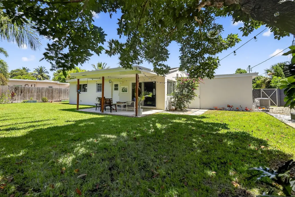 153 SE 30th Avenue Boynton Beach FL 33435