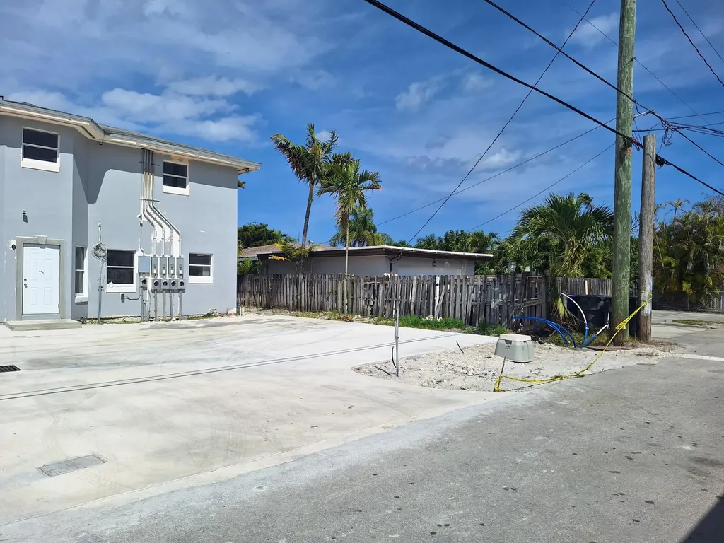 1942 Buchanan Street Hollywood FL 33020