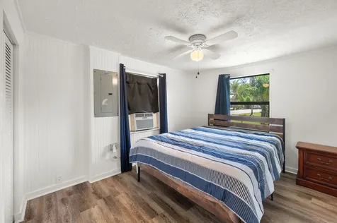 390 Baysinger Avenue Fort Pierce FL 34982